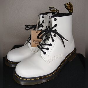 Dr. Martens 1460 Lace Up 8-Eye Combat Boots White Smooth Leather Men Sz 9 No Box